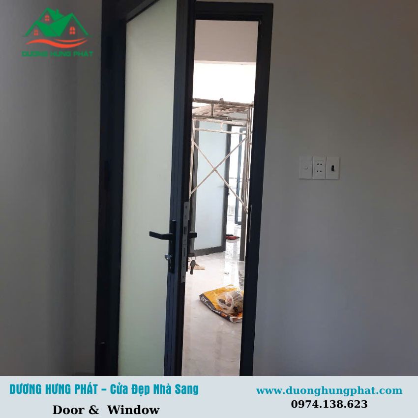 cửa đi mở quay nhôm Xingfa phường Tân Định TP.HCM